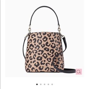 Brand New Kate Spade Darcy graphic leopard small bucket purse